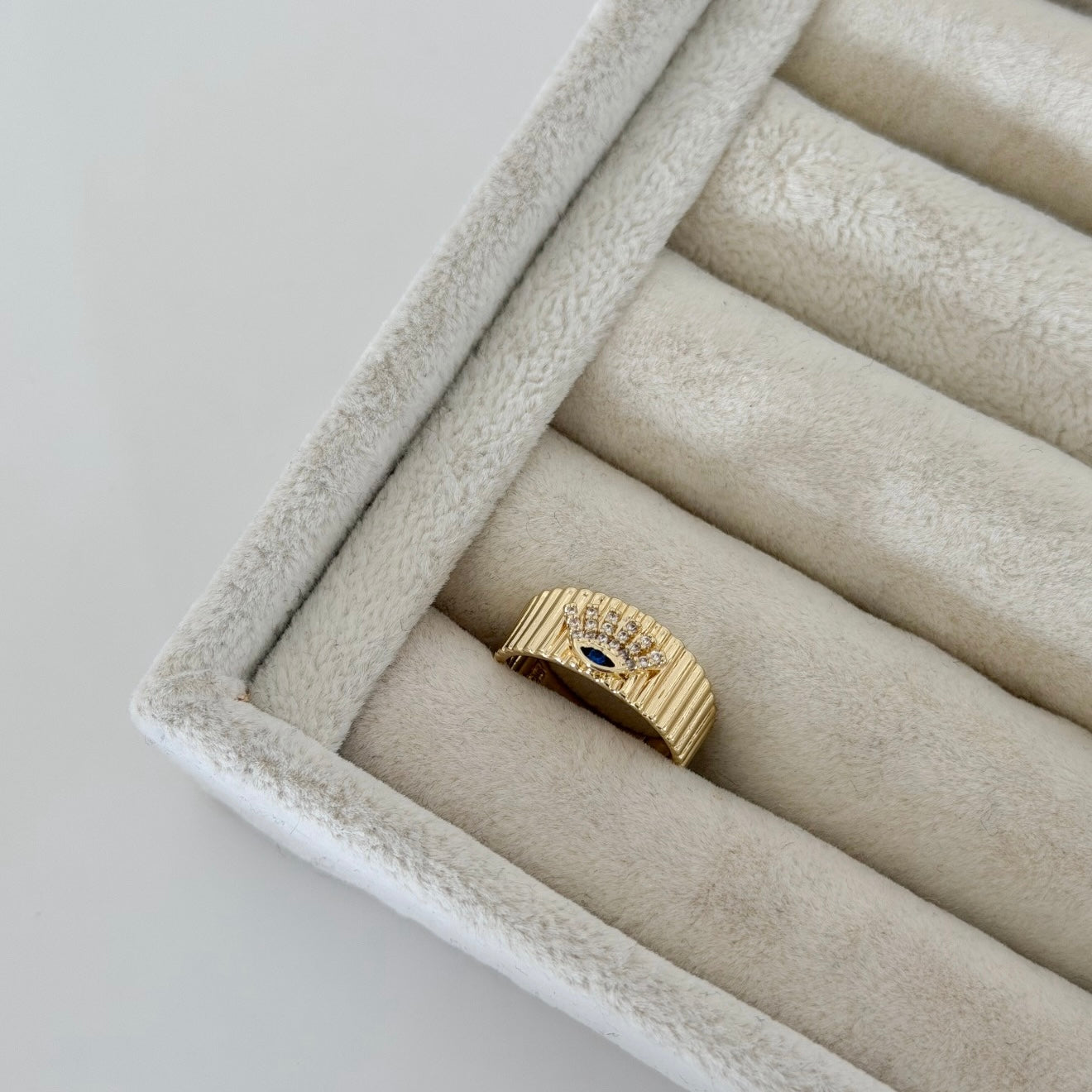 Taşlı Göz Figür Yüzük