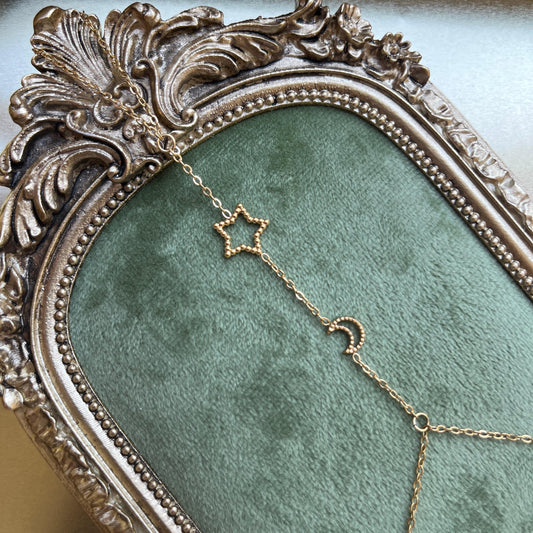 Moon and Star Şahmeran