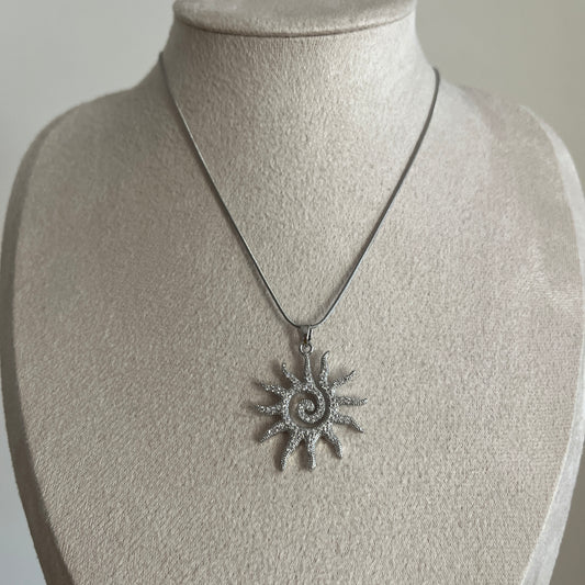 Çelik Güneş Kolye