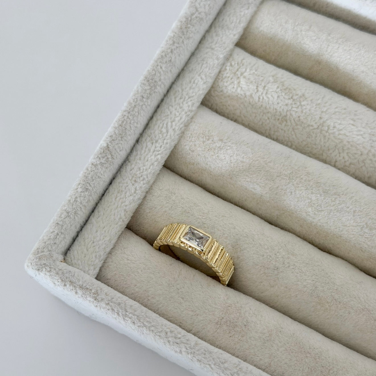 Baget Taşlı Yüzük