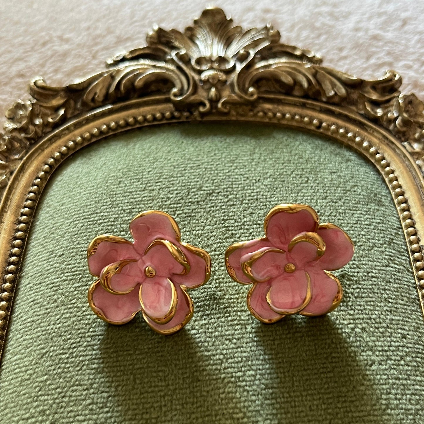 Pembe Çiçek Küpe