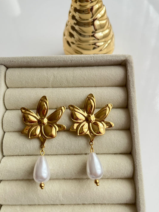 Gold Flower İnci Küpe